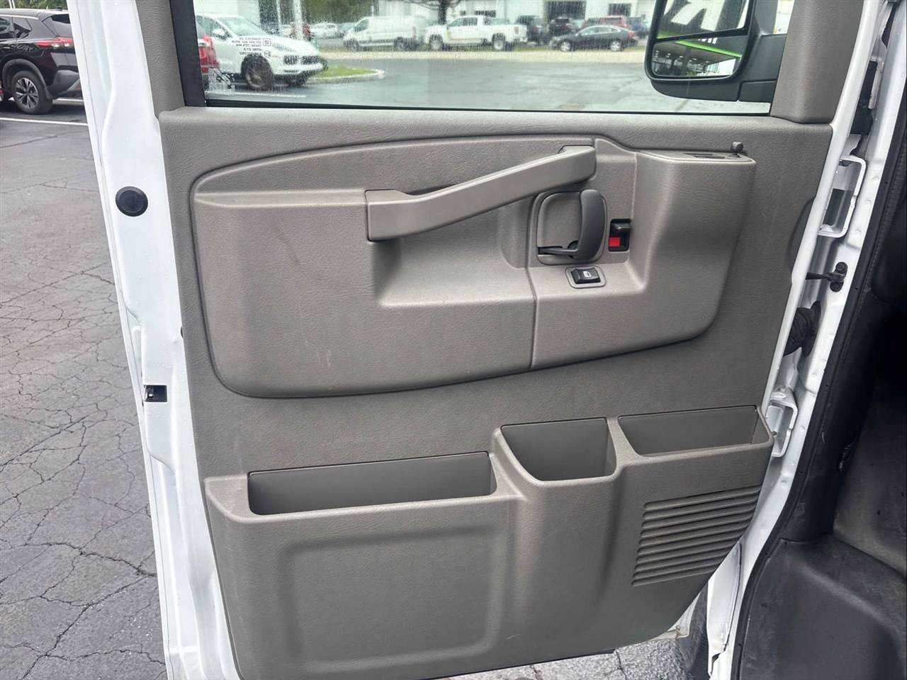 Used 2025 Chevrolet Express 2500 w/ Driver Convenience Package RWD image 16