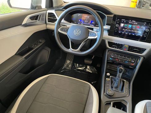 Used 2025 Volkswagen Taos SE image 43