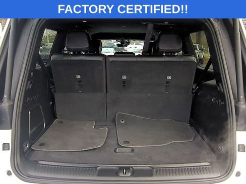 Certified 2024 Jeep Wagoneer Series II w/ Flexible Seating Group image 36