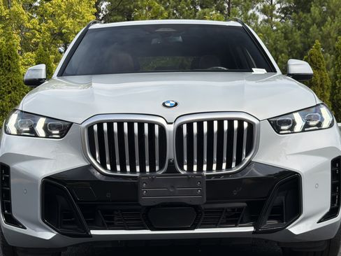 Used 2025 BMW X5 sDrive40i w/ M Sport Package RWD image 17
