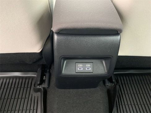 Certified 2023 Toyota Corolla LE image 31