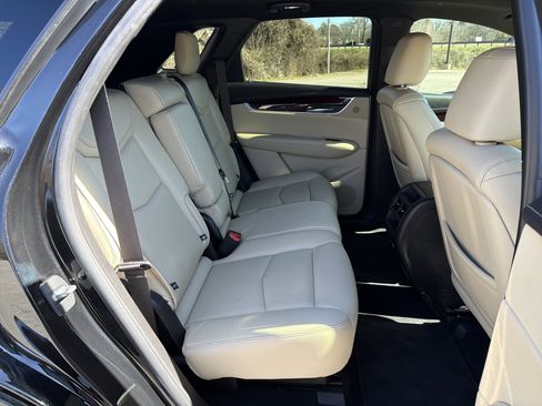 Used 2019 Cadillac XT5 Luxury image 19
