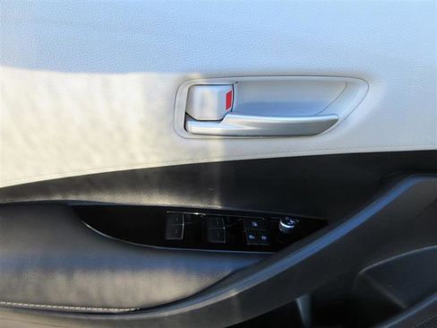 Used 2019 Toyota Corolla SE image 11