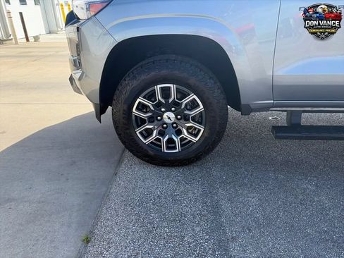 Used 2023 Chevrolet Colorado Z71 w/ Z71 Convenience Package 2 AWD/4WD image 32