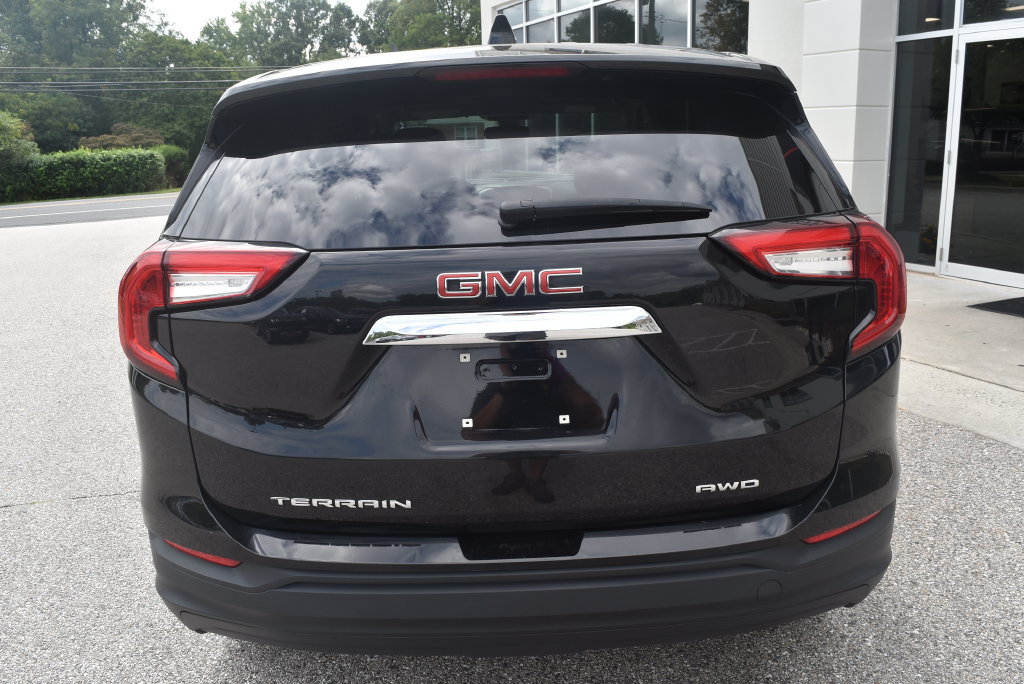 Used 2024 GMC Terrain SLE AWD/4WD image 6