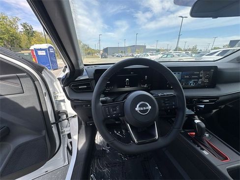 New 2025 Nissan Kicks SR w/ SR Premium Package image 14