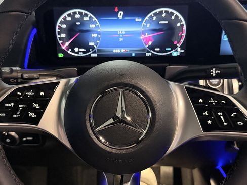 New 2025 Mercedes-Benz GLB 250 4MATIC image 22