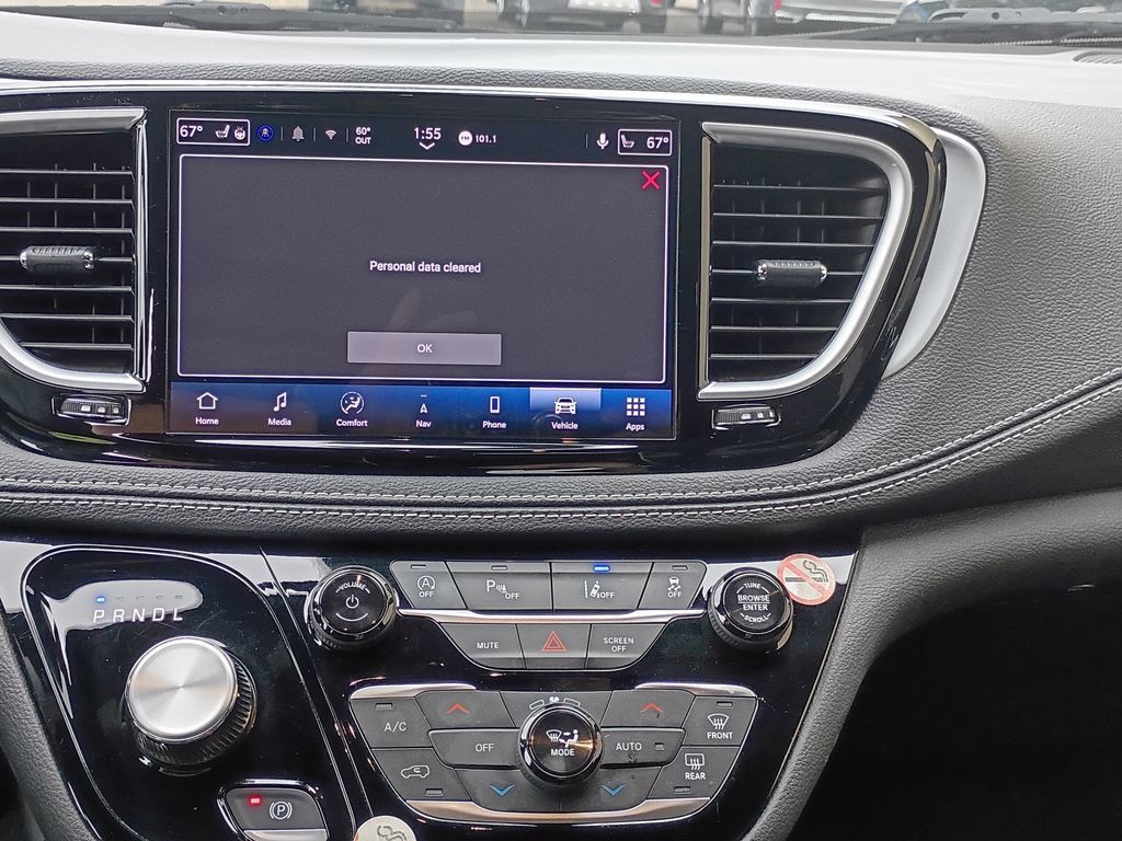 Used 2025 Chrysler Pacifica Limited FWD image 22