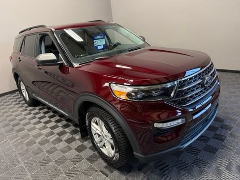 Used 2022 Ford Explorer XLT w/ Equipment Group 202A AWD/4WD image 2
