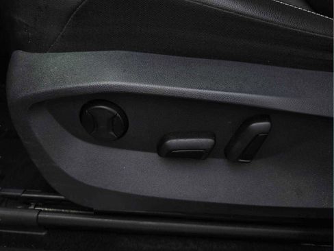 Used 2022 Volkswagen Tiguan SE R-Line image 22