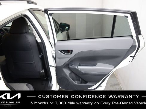 Used 2024 Subaru Crosstrek 2.0i Premium w/ Crosstrek Mirror Package AWD/4WD image 14