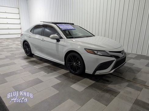 Used 2023 Toyota Camry XSE FWD image 5
