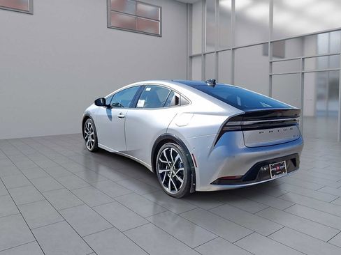 New 2026 Toyota Prius Plug-In Hybrid image 9