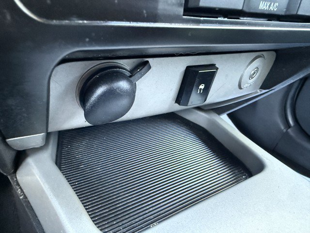 Used 2009 Ford Escape XLT FWD image 32
