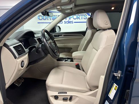 Used 2019 Volkswagen Atlas SEL R-Line AWD/4WD image 9