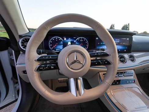 Used 2023 Mercedes-Benz E 450 Cabriolet image 38