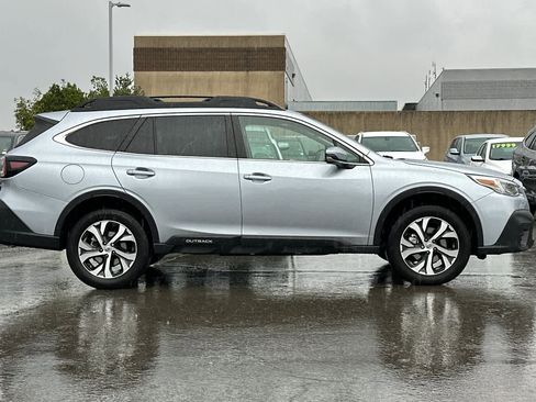 Used 2022 Subaru Outback Limited XT image 6