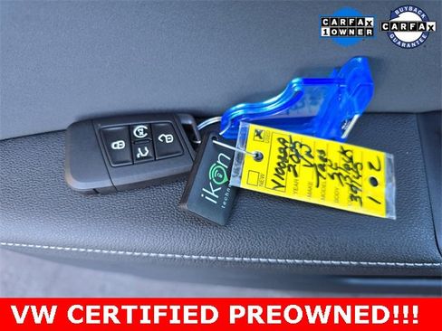 Used 2025 Volkswagen Taos SE image 28