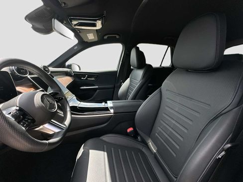Used 2025 Mercedes-Benz GLC 300 4MATIC w/ AMG Line image 21