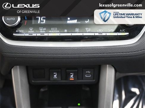 Used 2024 Toyota Corolla Cross XSE image 17