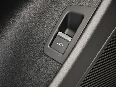 New 2026 Audi Q8 Premium Plus image 36