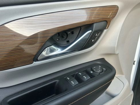 Used 2018 GMC Terrain SLE image 13