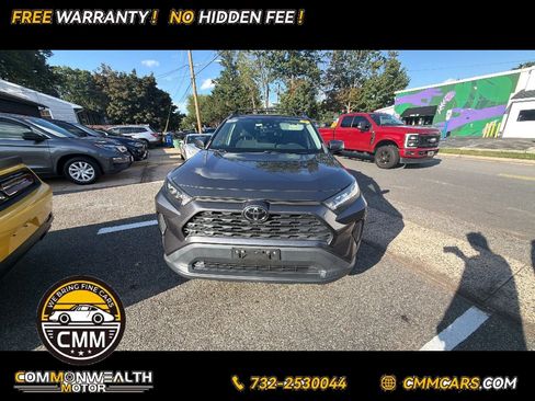 Used 2021 Toyota RAV4 LE AWD/4WD image 1