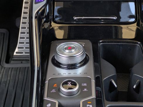 Used 2025 Kia Sorento SX Prestige image 15