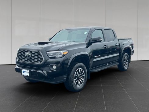 Used 2023 Toyota Tacoma TRD Sport w/ Technology Package image 1