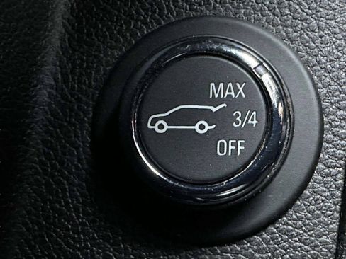 Used 2020 Chevrolet Traverse LT AWD/4WD image 38