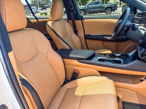 Used 2024 Lexus RZ 300e Premium w/ Technology Package FWD image 15