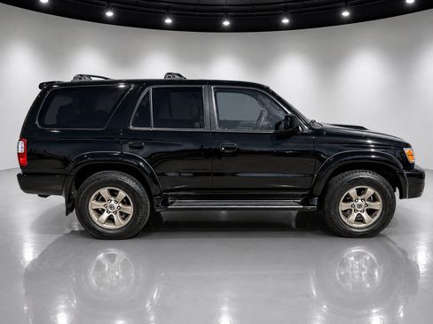 Used 2000 Toyota 4Runner SR5 w/ Upgrade Value Pkg 2 AWD/4WD image 5