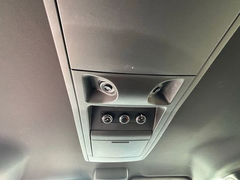 Used 2018 Dodge Grand Caravan GT image 22