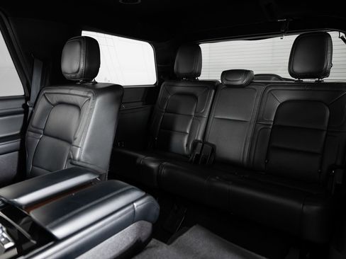 Used 2019 Lincoln Navigator Reserve image 20