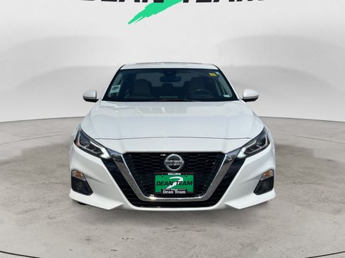 Used 2022 Nissan Altima 2.5 Platinum AWD/4WD image 2
