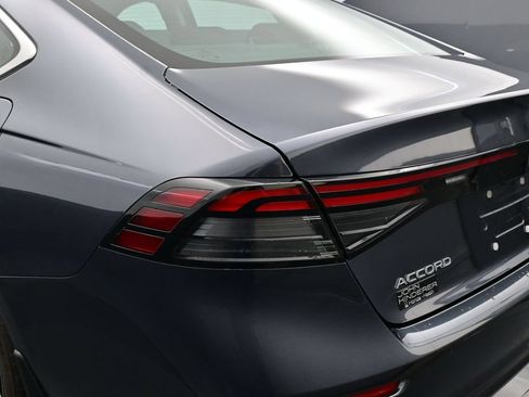 Used 2023 Honda Accord EX image 40
