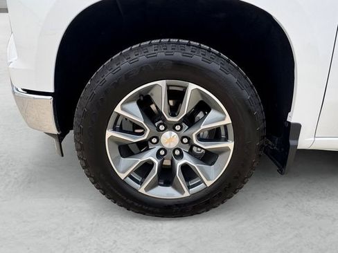 Used 2026 Chevrolet Silverado 1500 LT AWD/4WD image 23