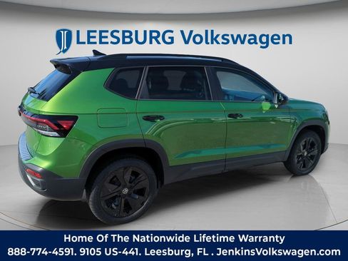New 2026 Volkswagen Taos SE image 5