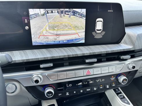 Used 2024 Kia Telluride EX image 8