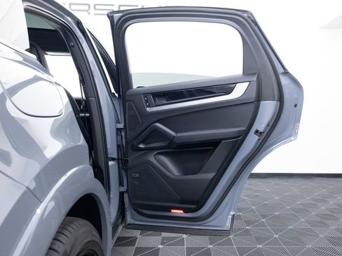 Certified 2026 Porsche Cayenne S AWD/4WD image 31