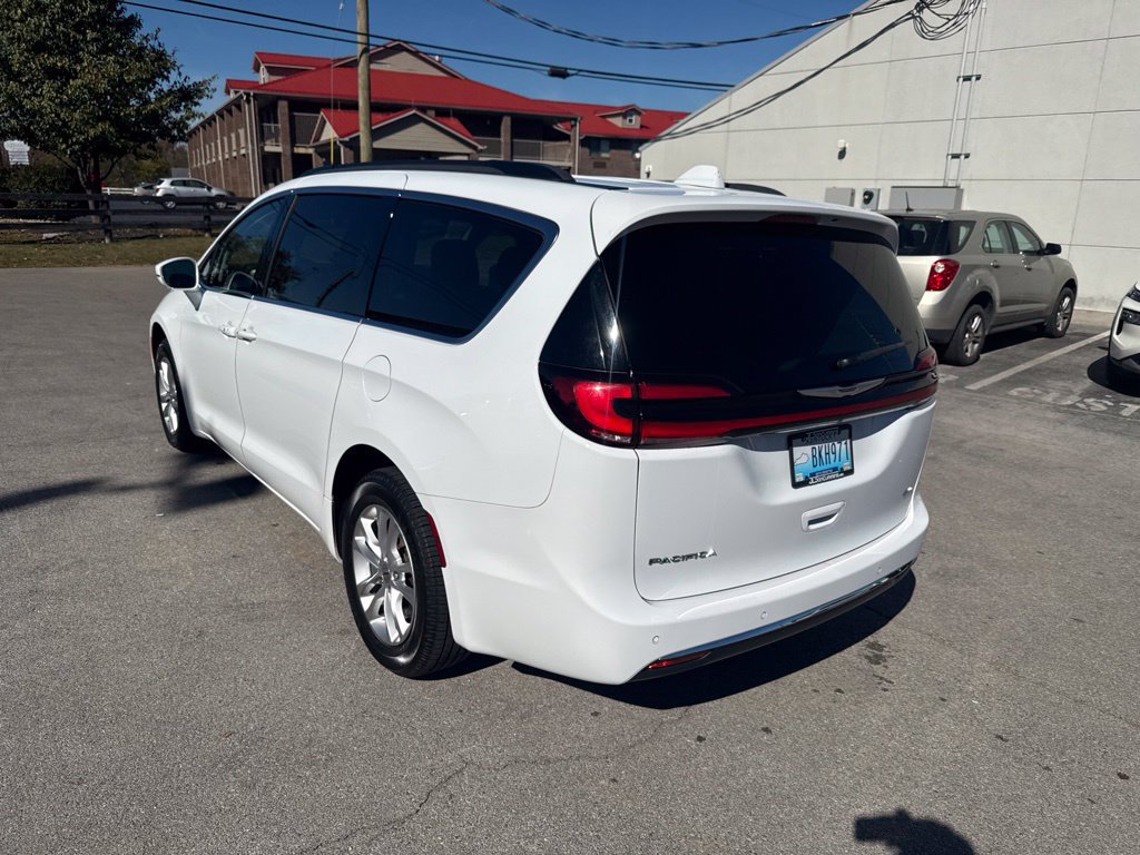 Used 2021 Chrysler Pacifica Touring w/ Cold Weather Group AWD/4WD image 4