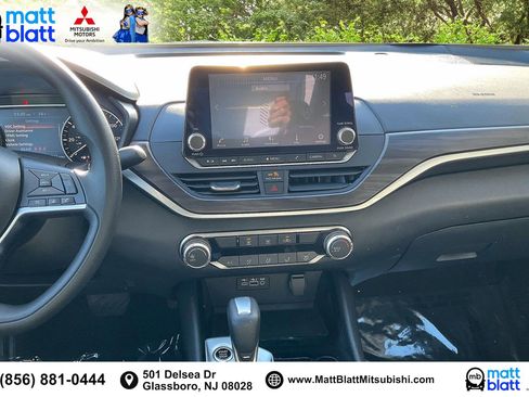 Used 2024 Nissan Altima 2.5 SV image 7