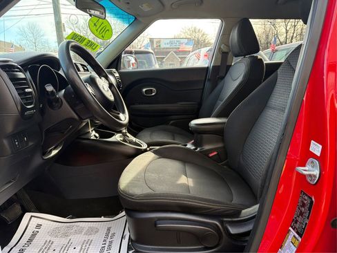 Used 2014 Kia Soul + image 9