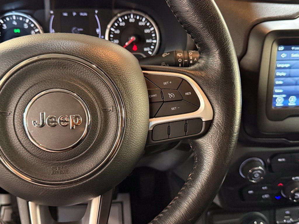 Used 2020 Jeep Renegade Latitude w/ Cold Weather Group AWD/4WD image 34