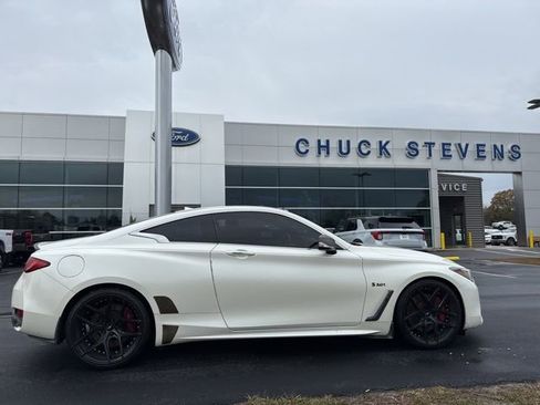 Used 2017 INFINITI Q60 Red Sport 400 image 2