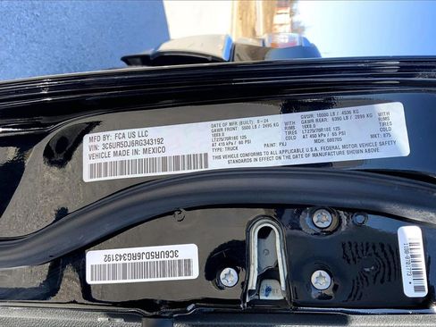 Used 2024 RAM 2500 Big Horn w/ Bed Utility Group image 27