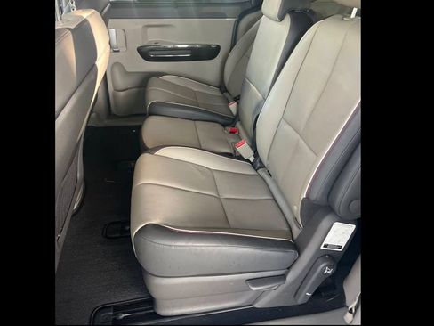 Used 2018 Kia Sedona EX FWD image 10