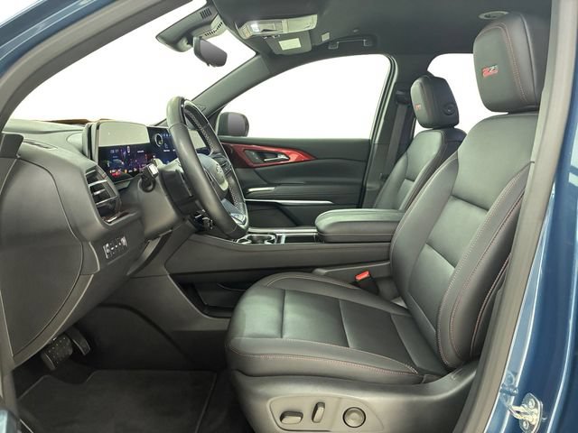 Used 2025 Chevrolet Traverse Z71 w/ Enhanced Driving Package AWD/4WD image 12