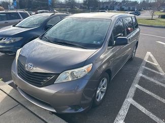 Used 2013 Toyota Sienna L video 2