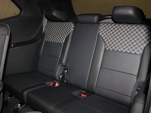 Used 2025 GMC Acadia Denali w/ LPO, Floor Liner Package image 14
